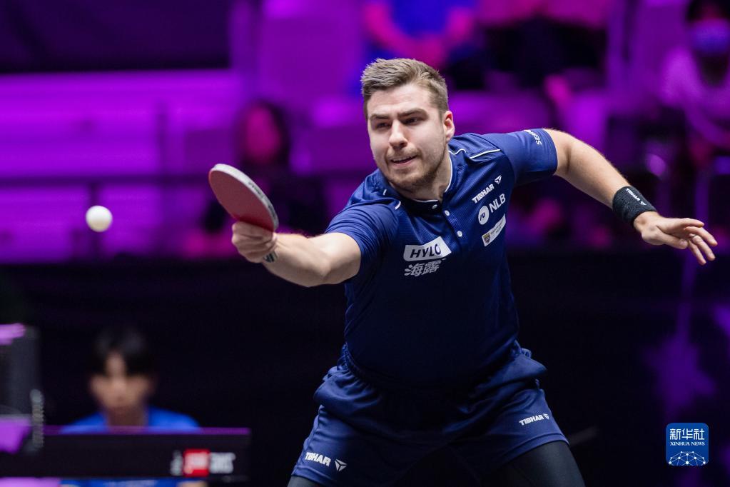 场上形势多 场上形势多