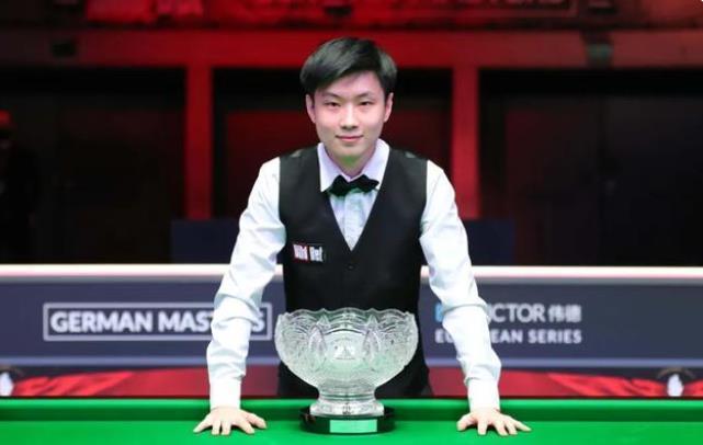 万人瞩目的 万人瞩目的